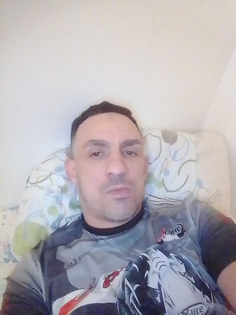 Tiago, 42
