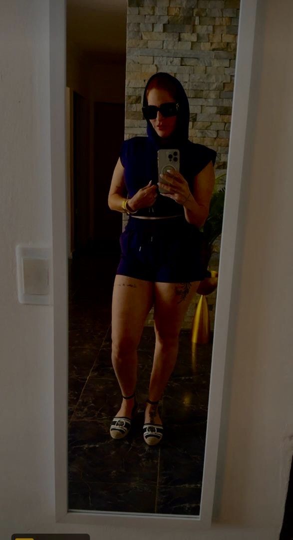 Lola, 47