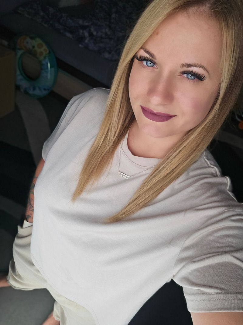 Pati, 27