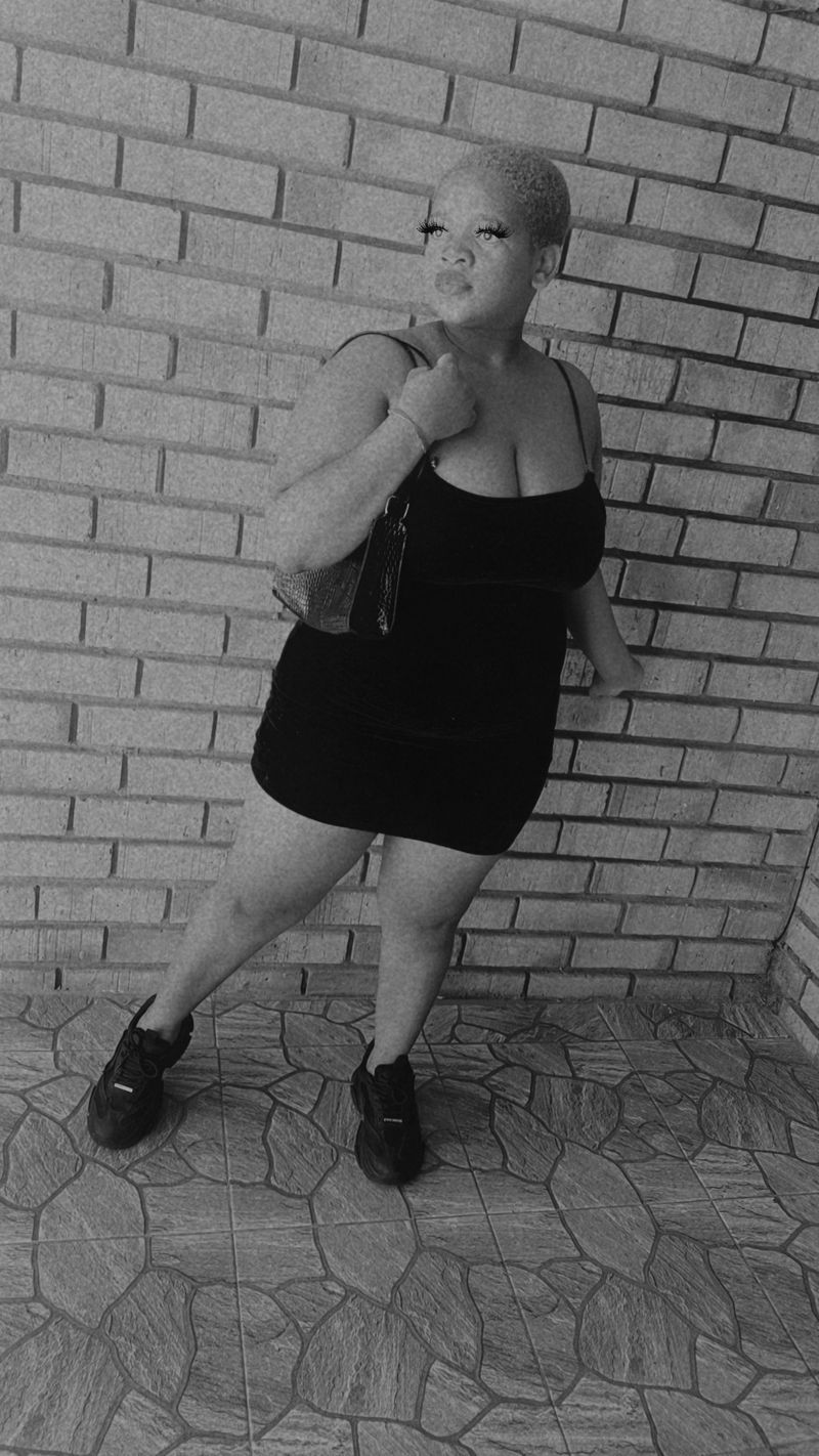 Sima, 23