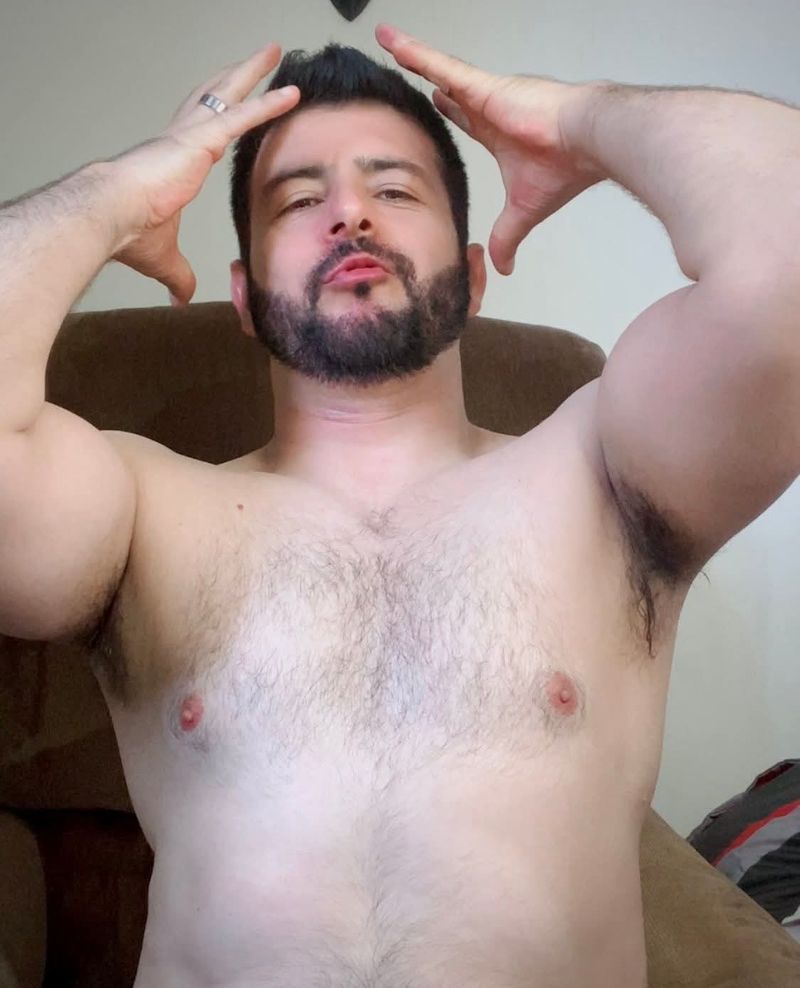 Tomas, 40
