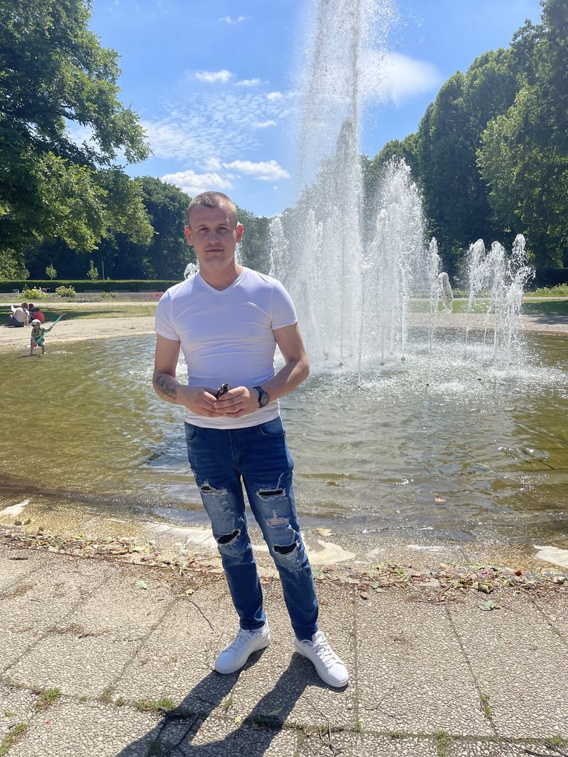 Mikhailo, 28