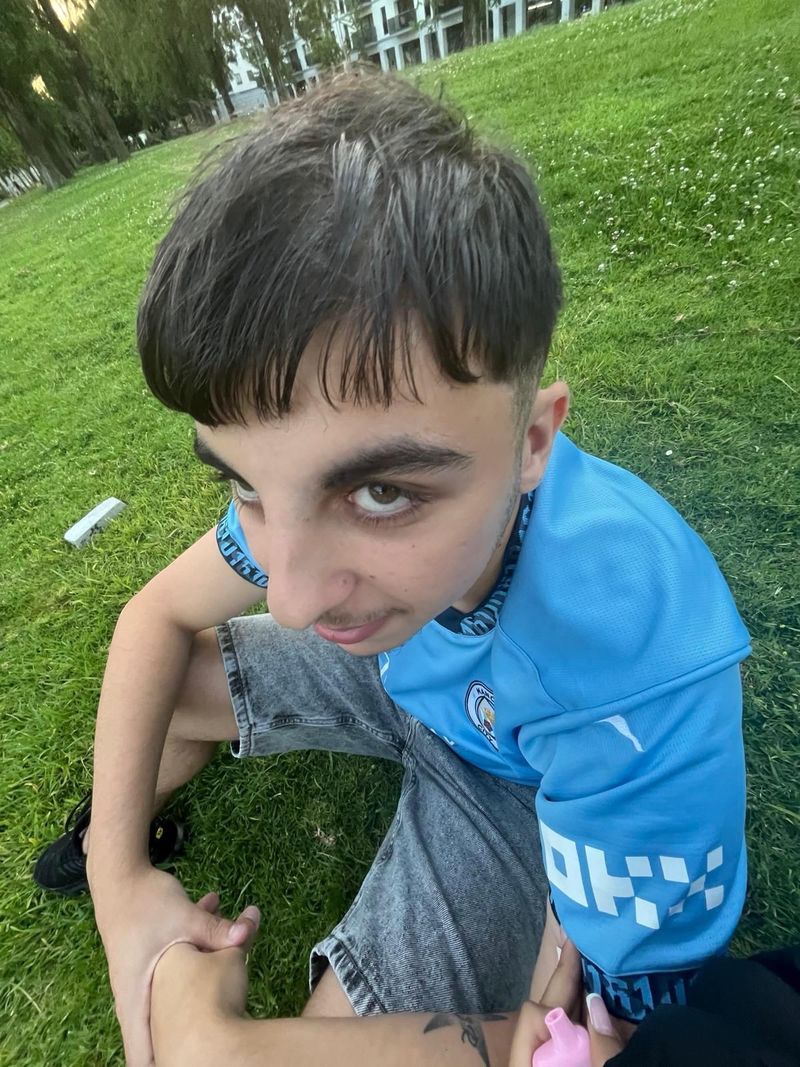 Miguel, 19