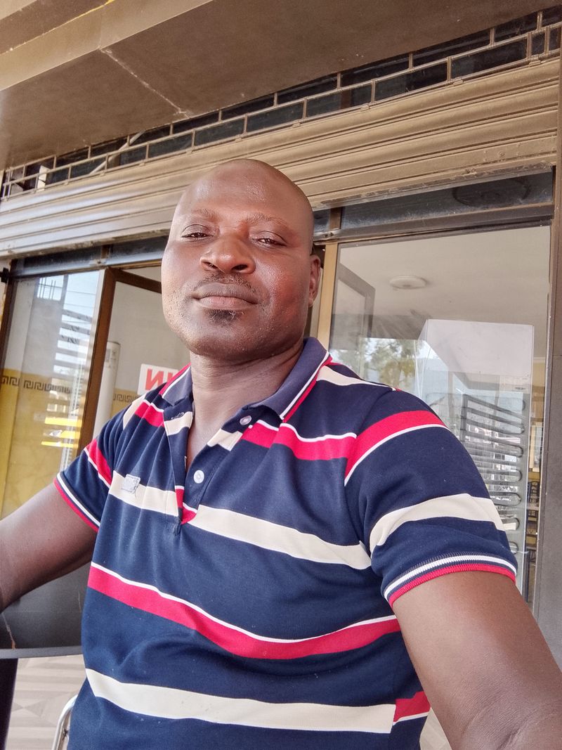 Simon, 46