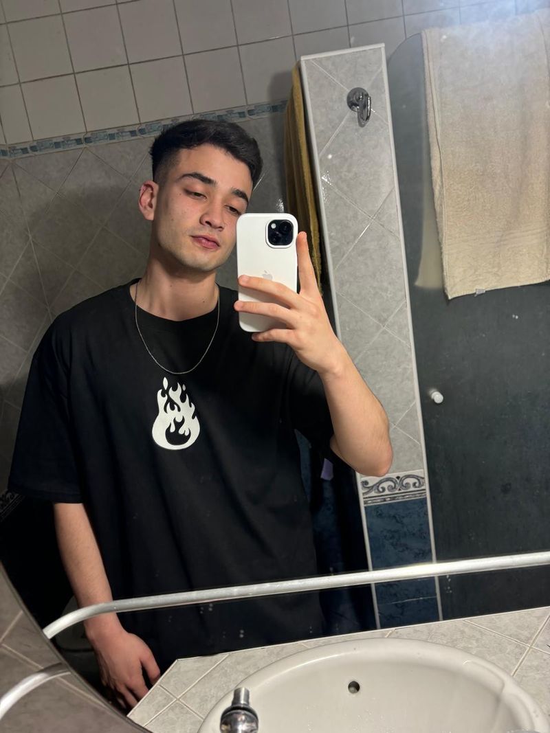 Seba, 23