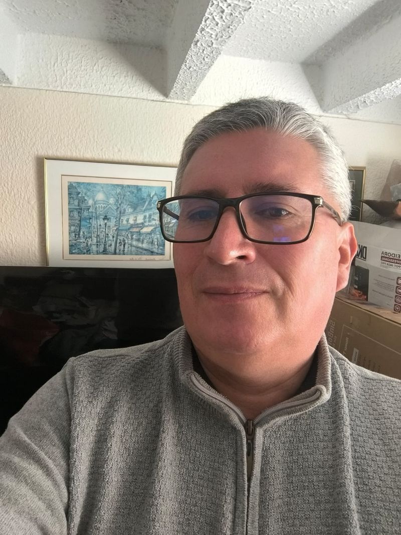Cesar A Neira, 60
