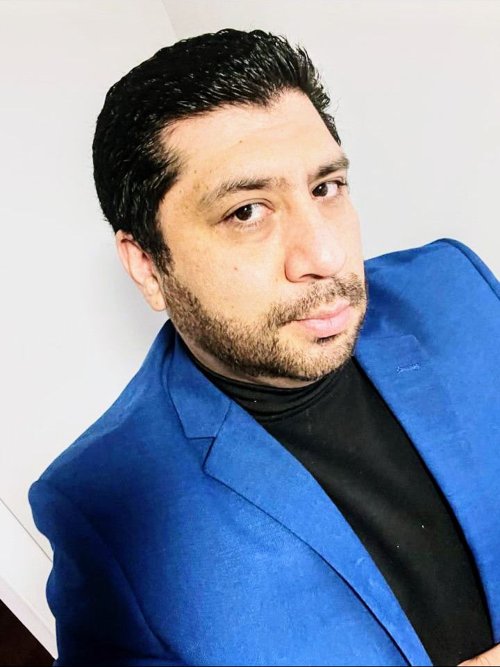 Alejandro, 36