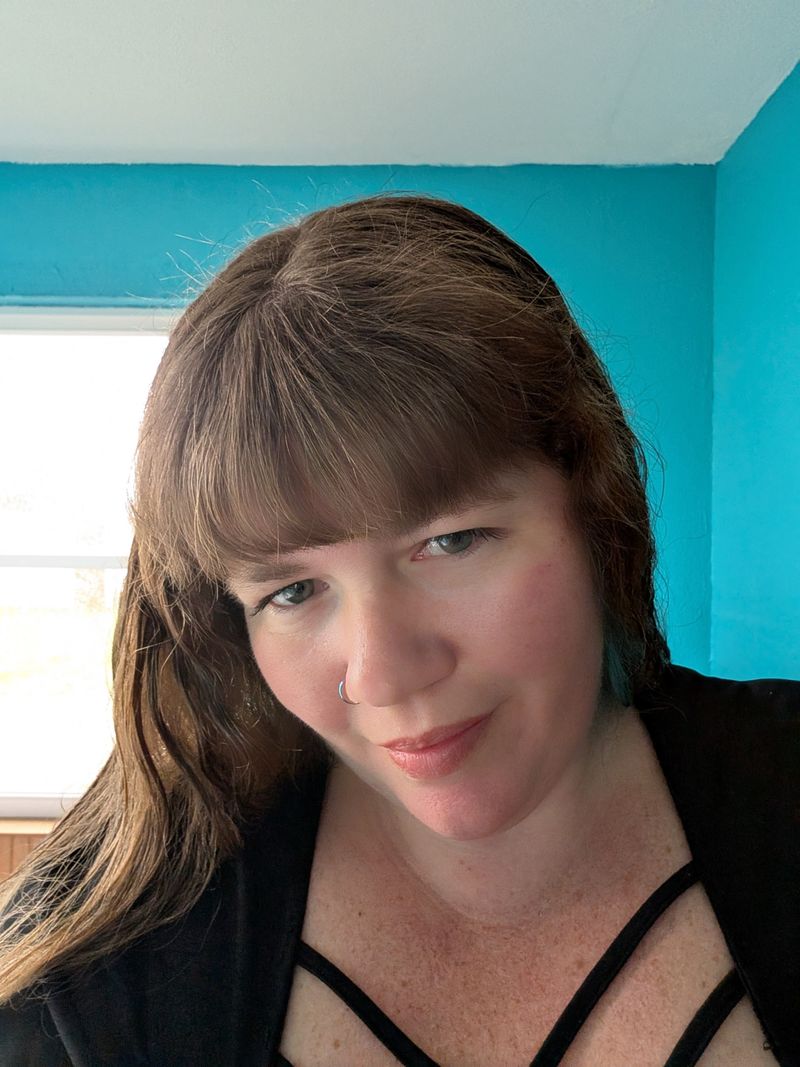 Amanda, 37
