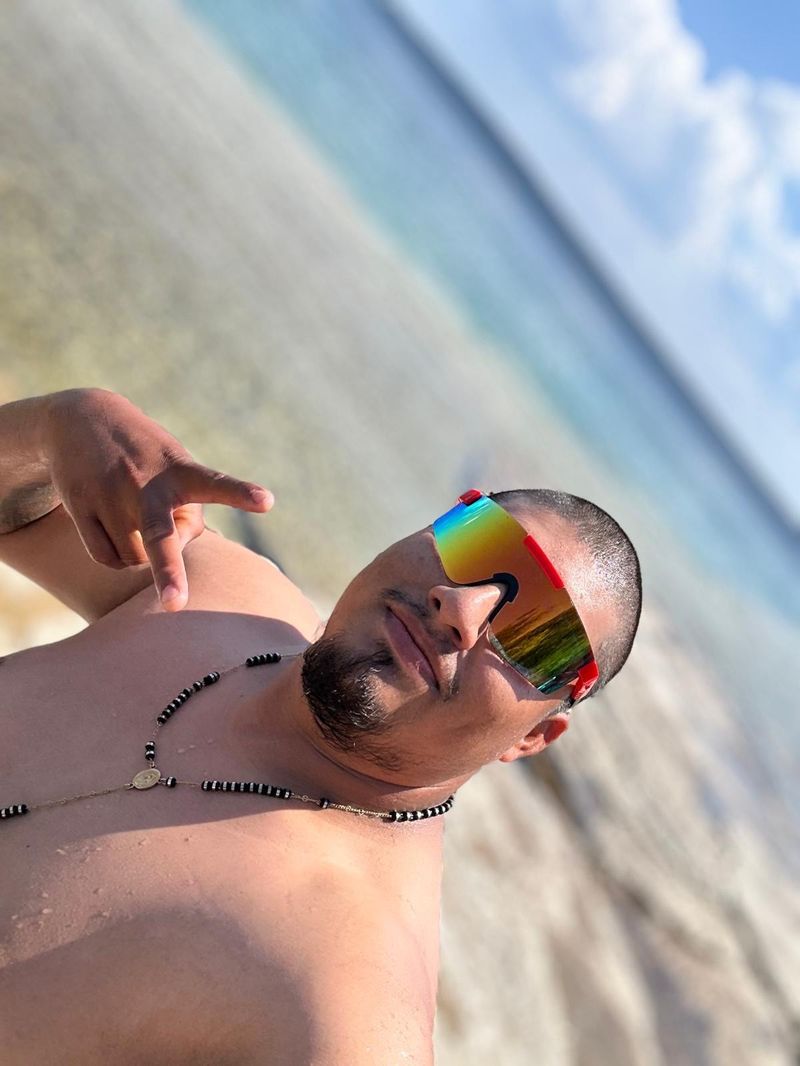 Ivan Salazar, 27