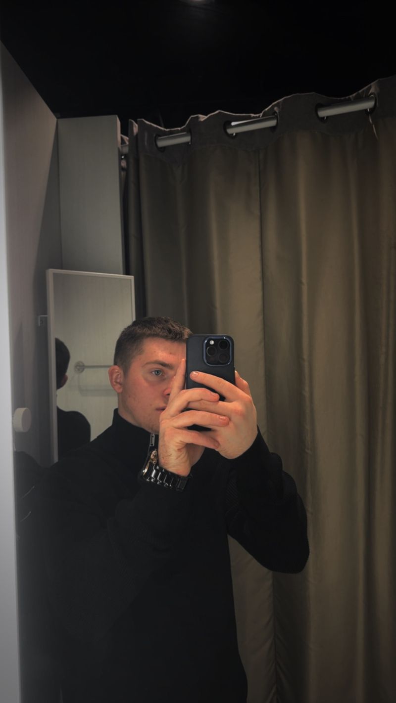 Denys, 19