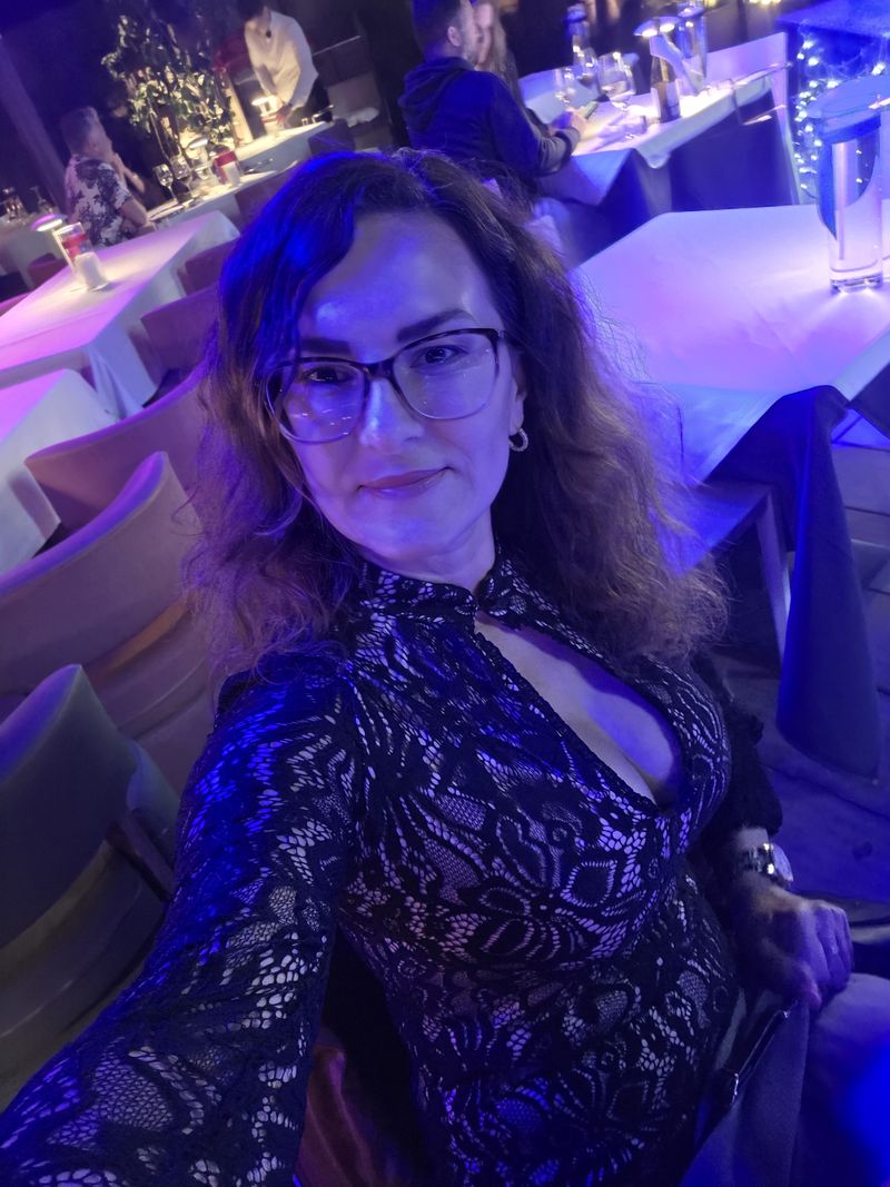 Lila, 41