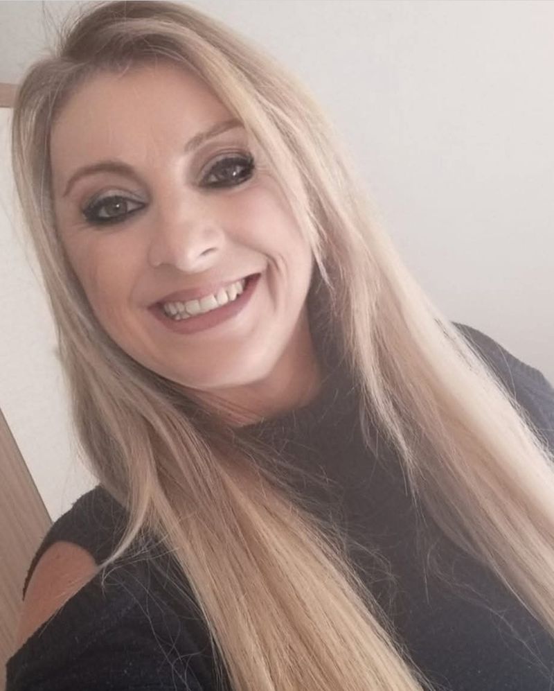 Sandra, 49
