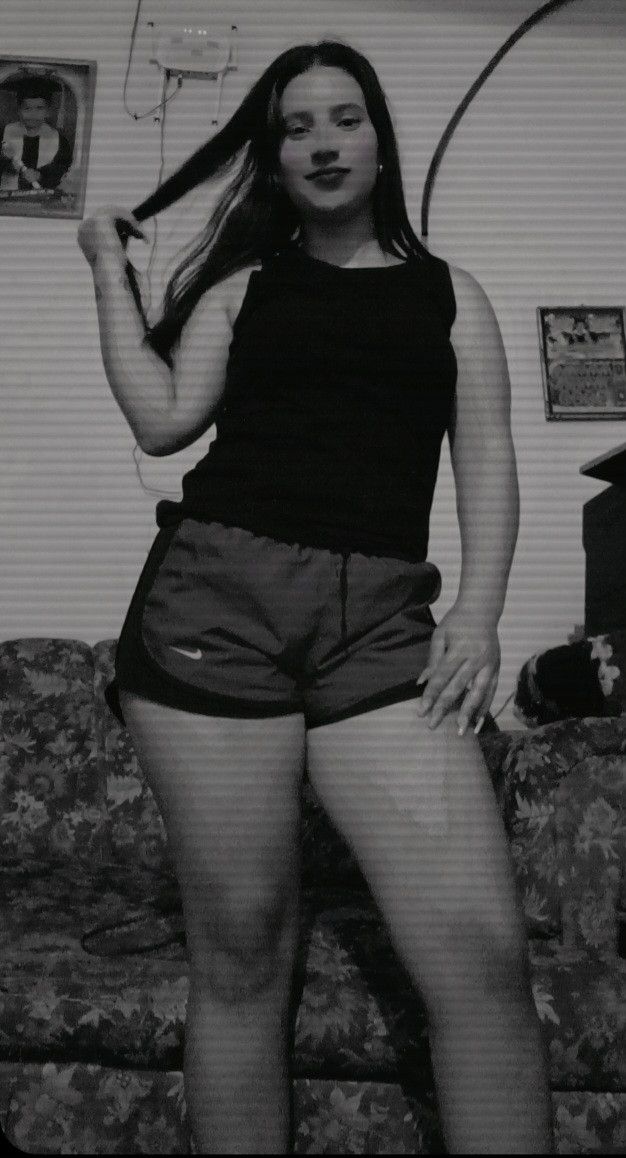 Alejandra, 22
