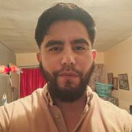 Carlos, 32