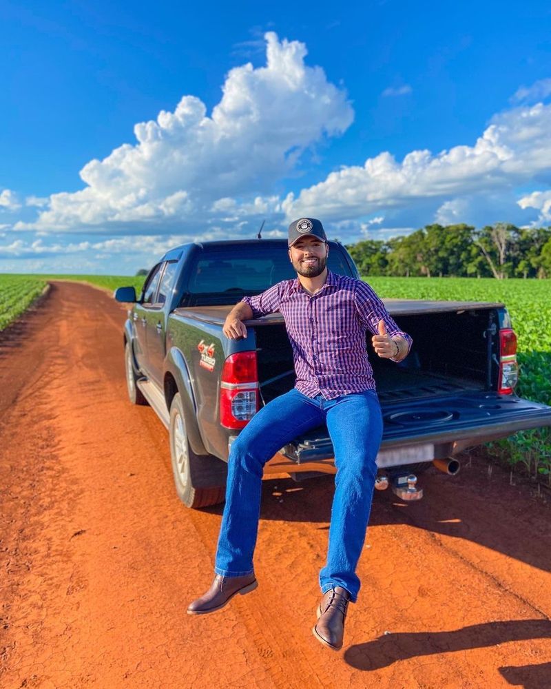 Gustavo, 40