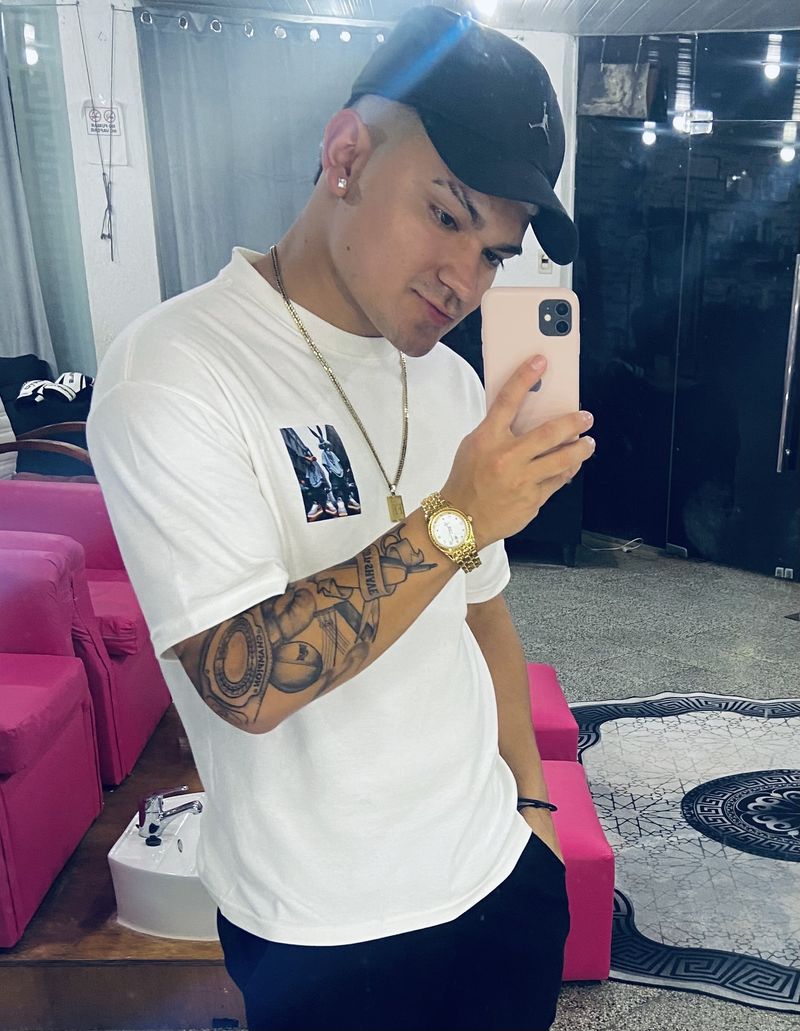 Eithan, 24