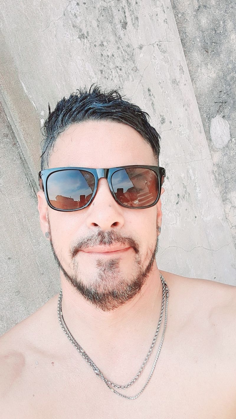 Javier, 44