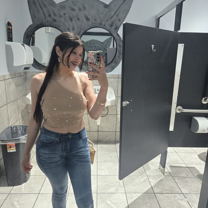 Nicolle, 20
