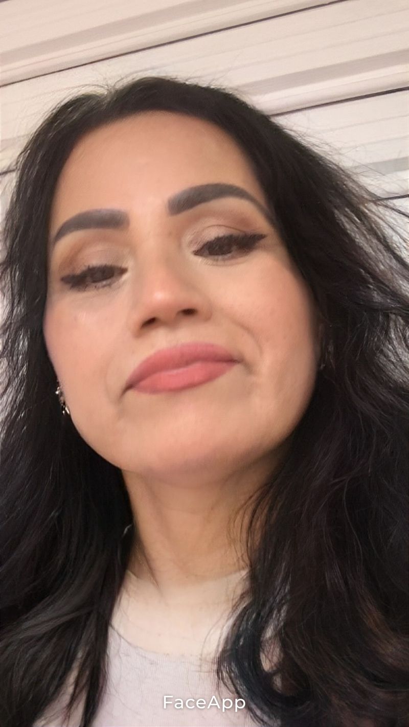 Mia, 56