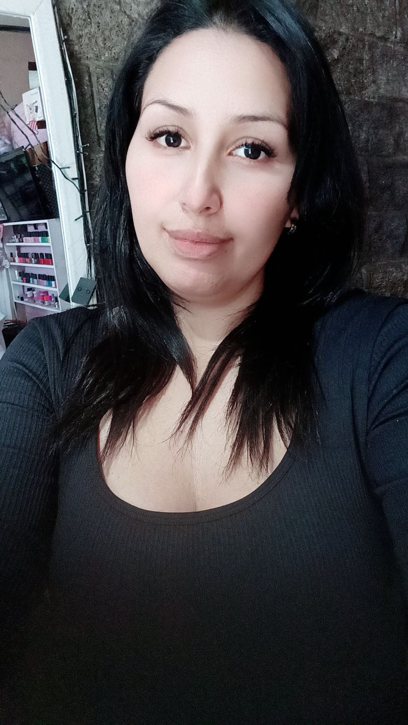 Vanessa, 35