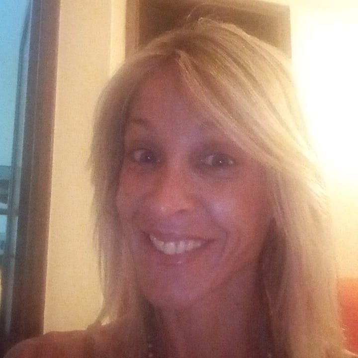 Andrea, 49