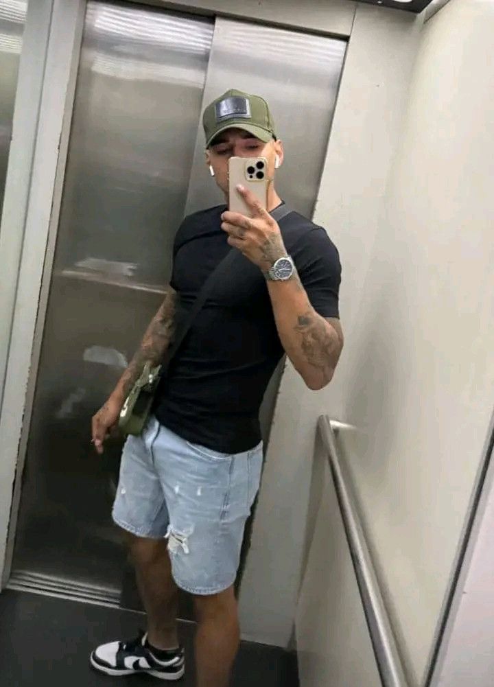 Roberto, 25