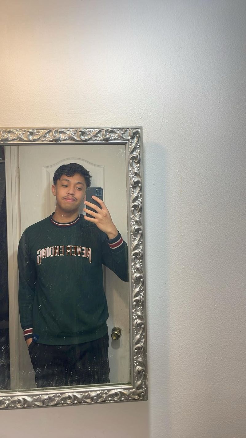 Joe, 24