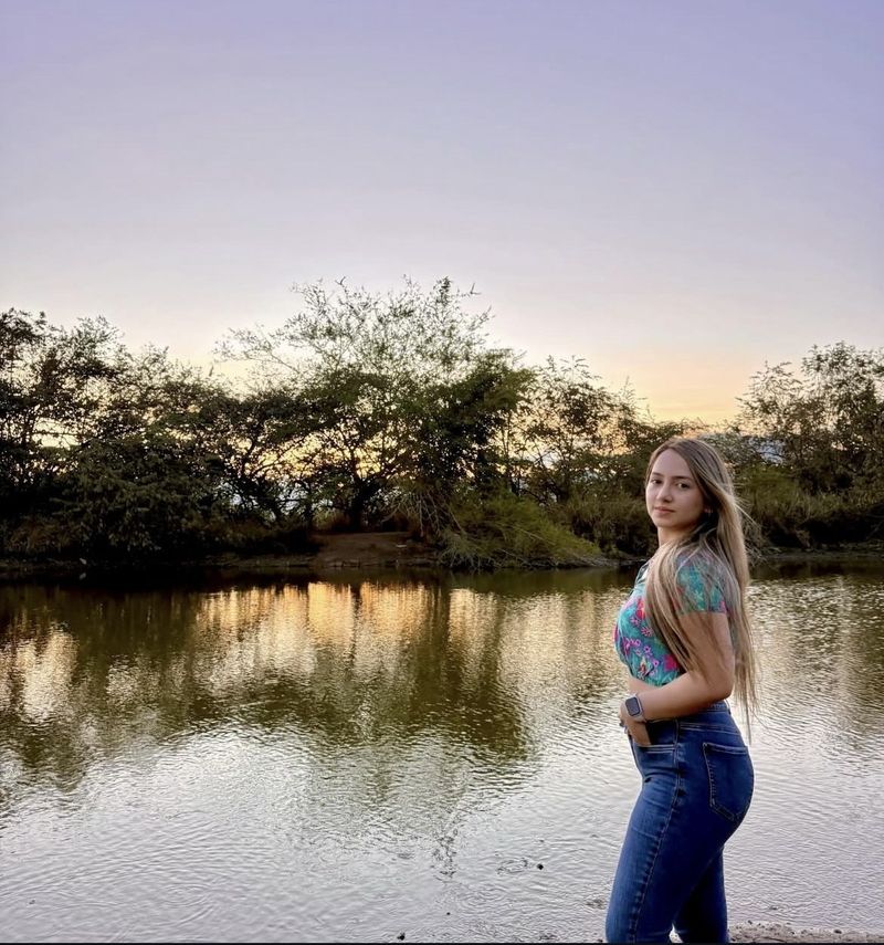Andrea, 26