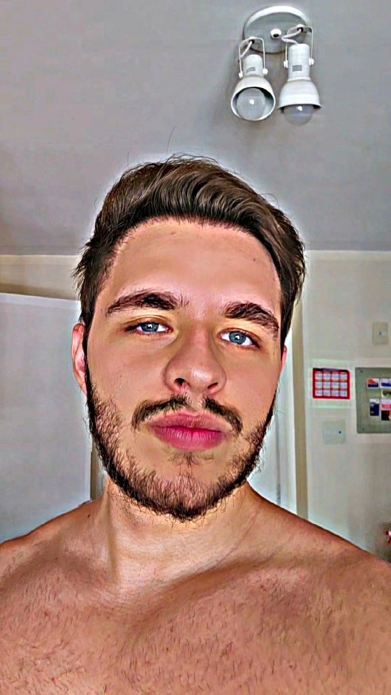 Pedro, 27
