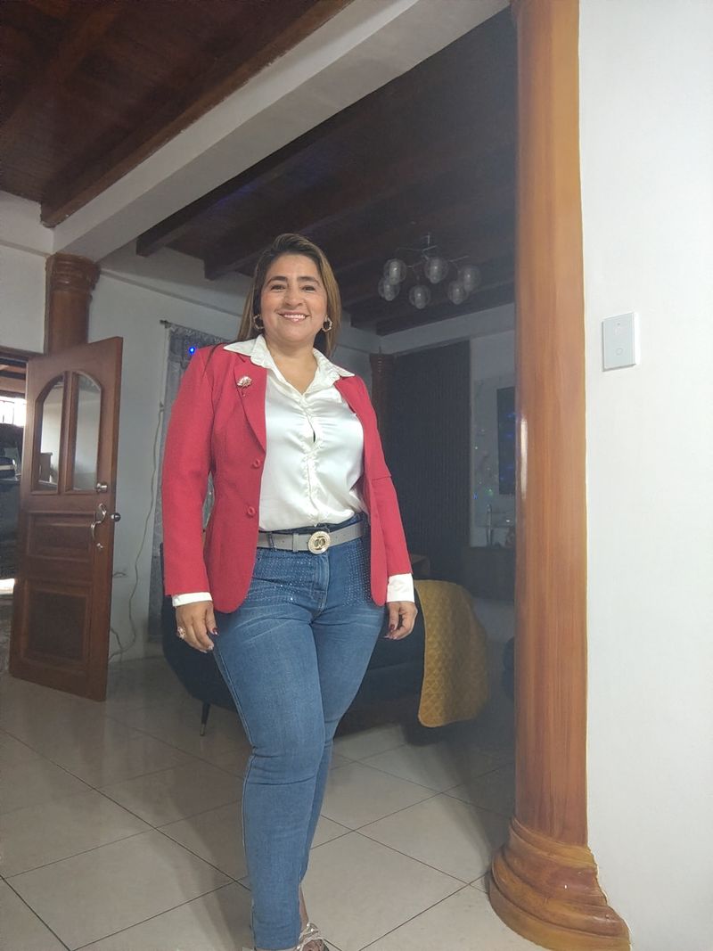Aracely, 46