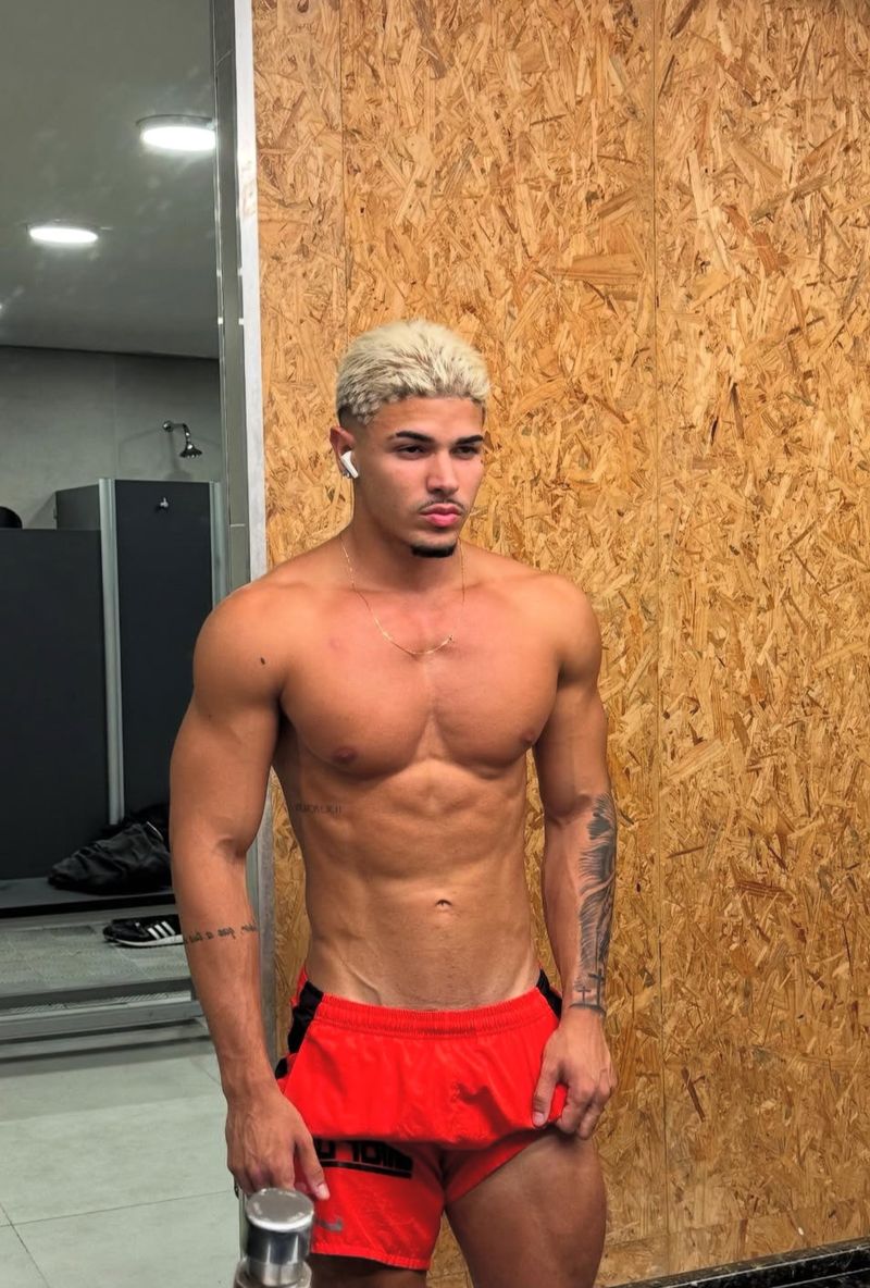 Caio, 28