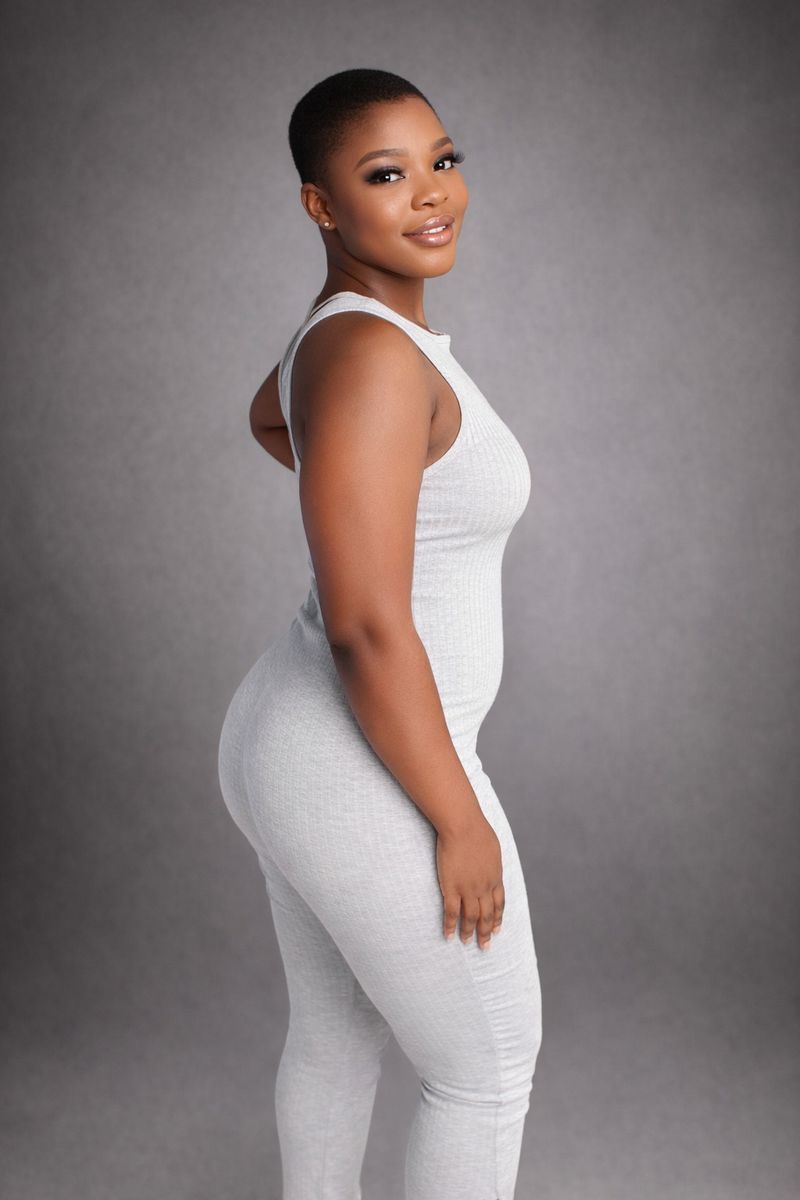 Freda, 24
