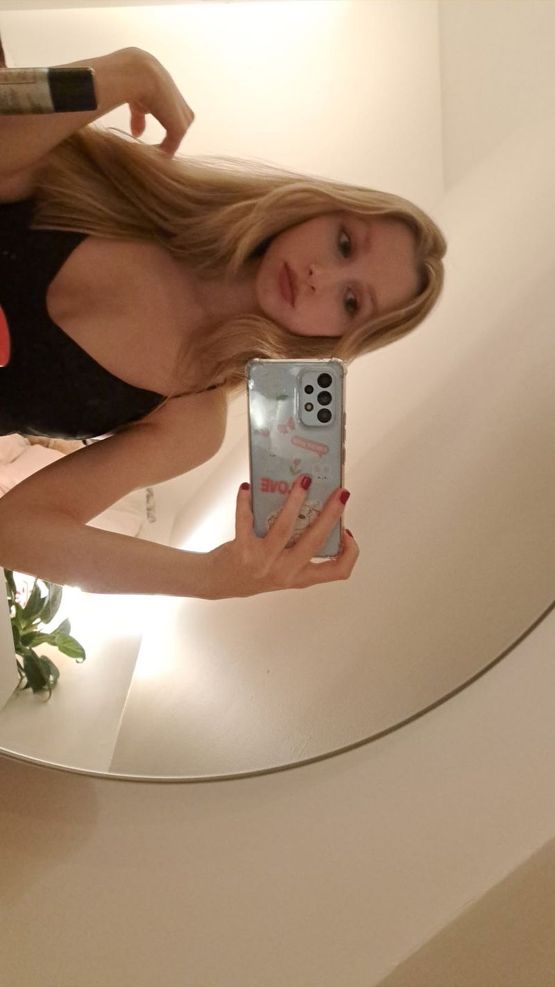 Mari, 21