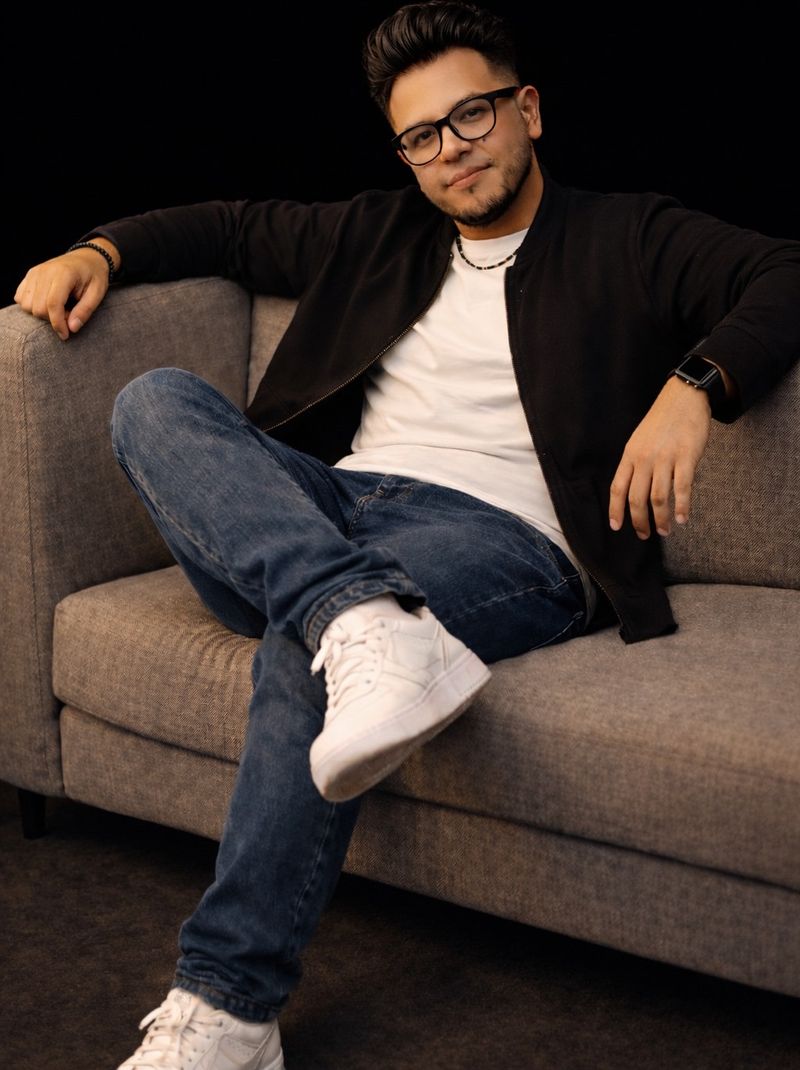 Jonathan, 35