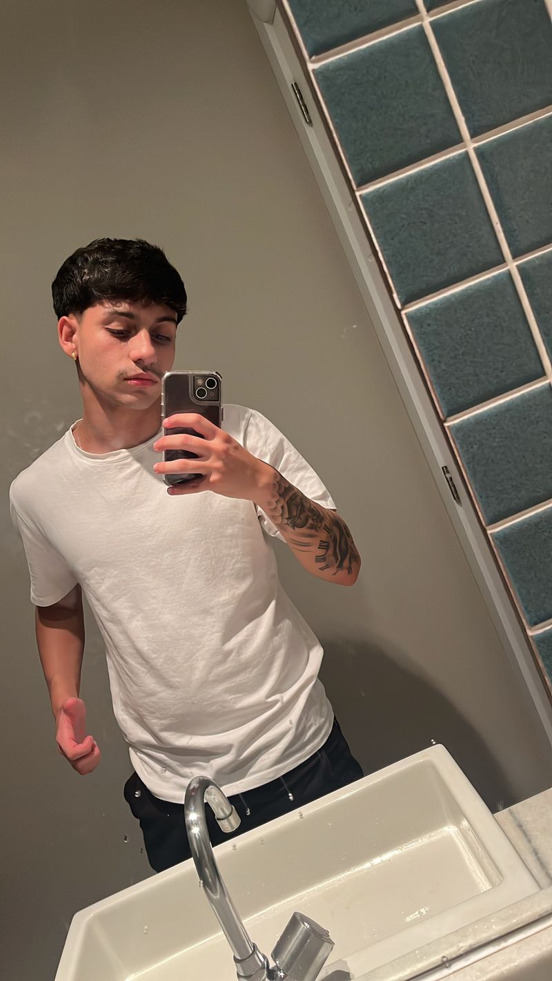 Pedro, 18