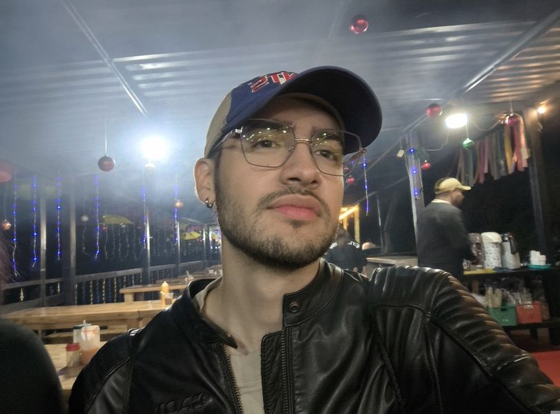 Sebastian, 26