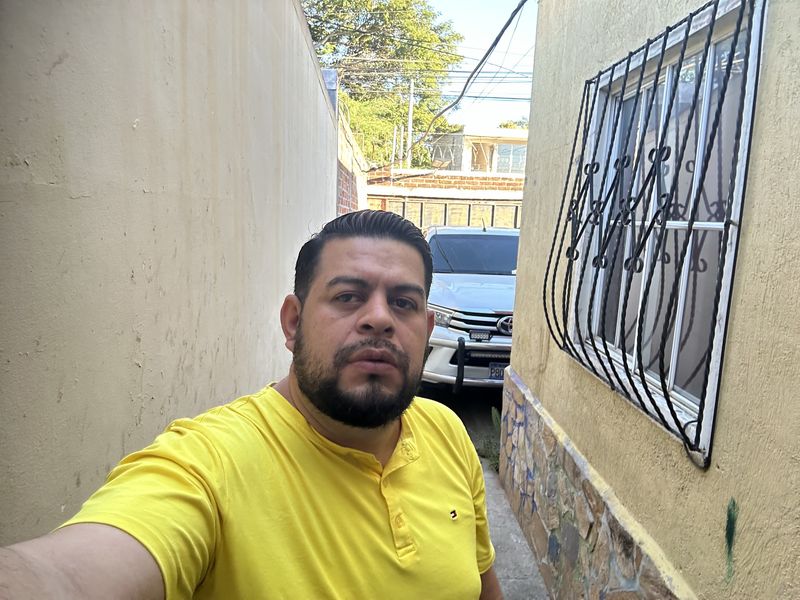 Alex, 42