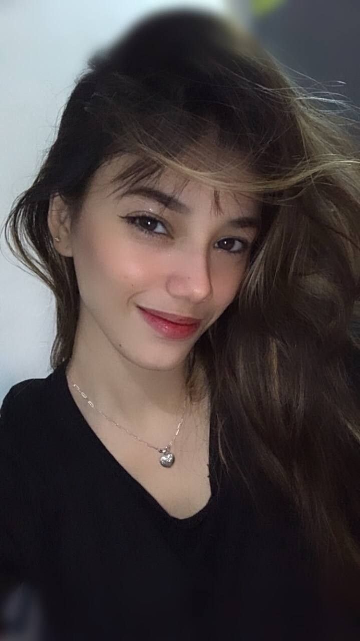 Celine, 32