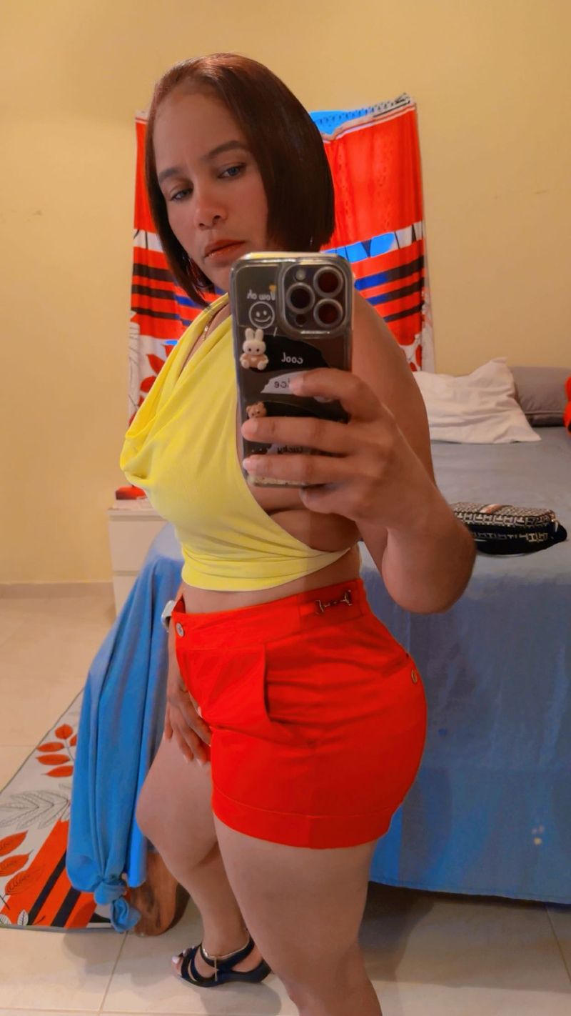 Estefani, 40