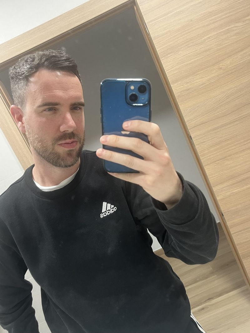 Alberto, 35