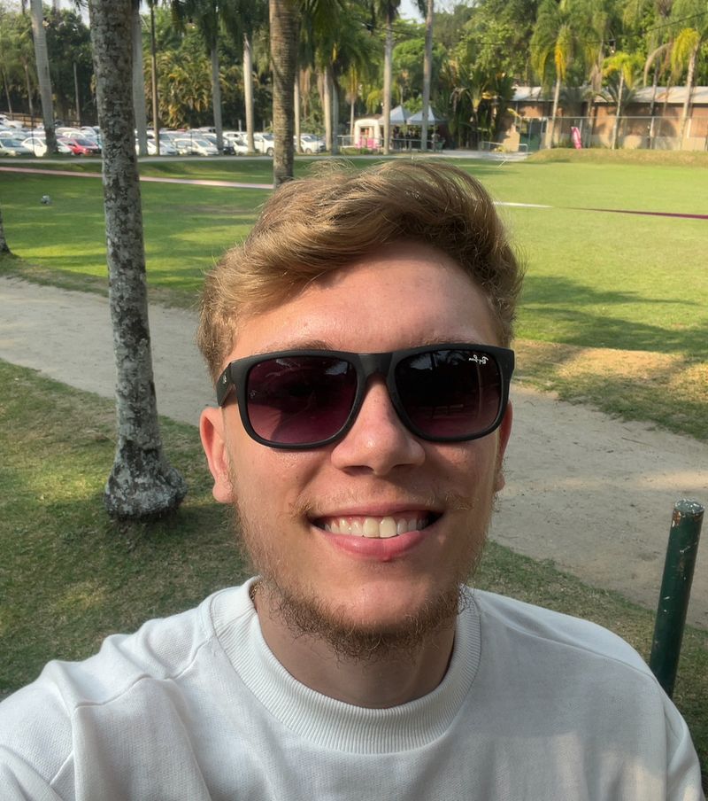 Luiz, 25