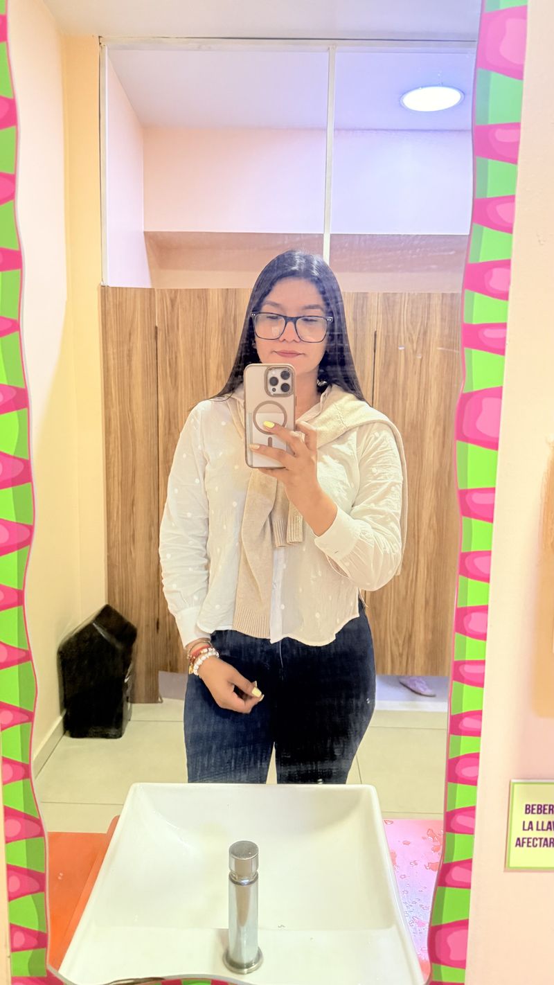 Betzabeth, 32