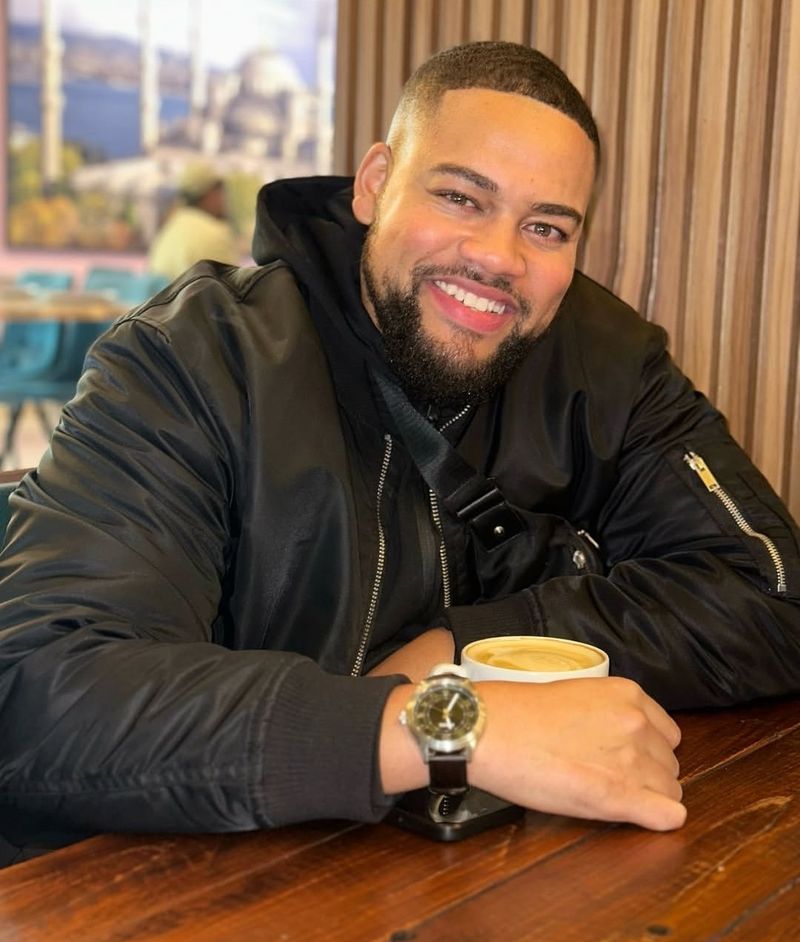 Bachelor, 33