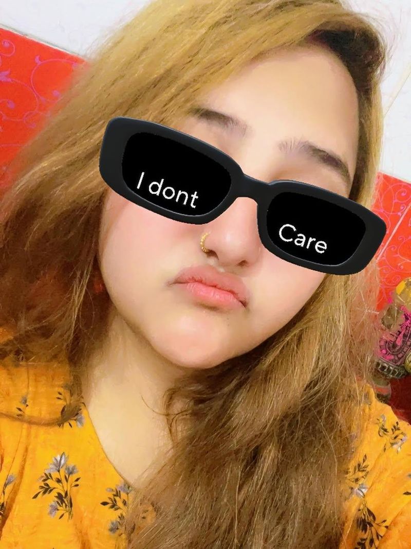 Nadia, 27