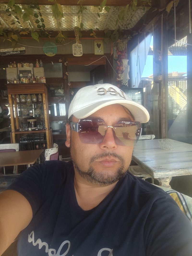 Alex, 45