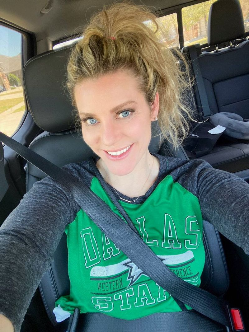 Fernanda, 41