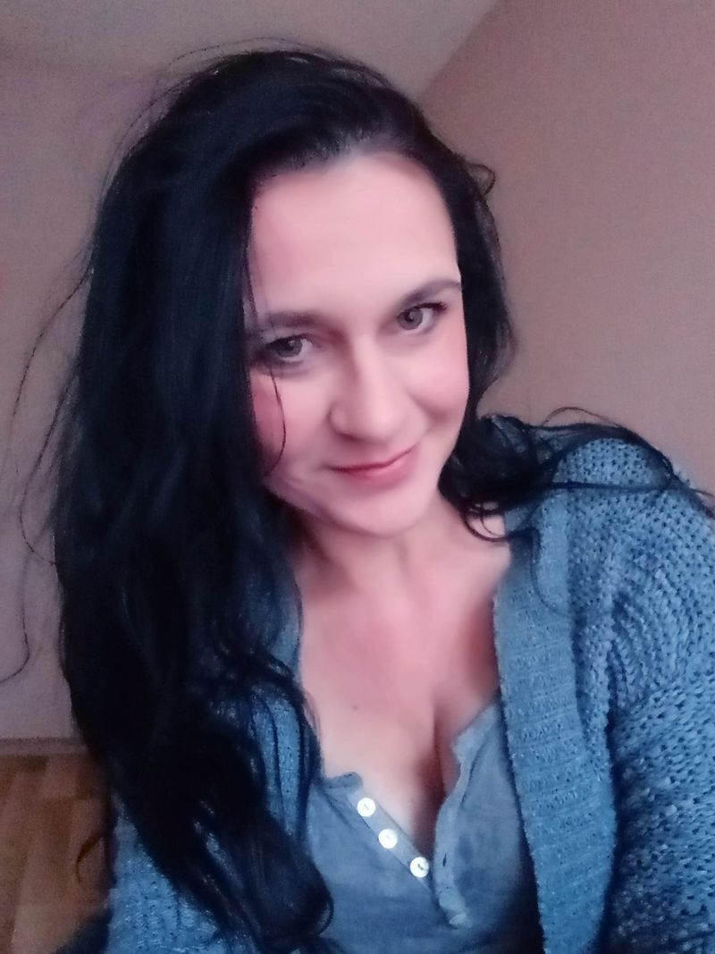 Monika, 45