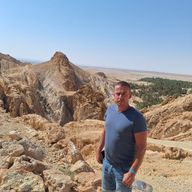 Darek, 44
