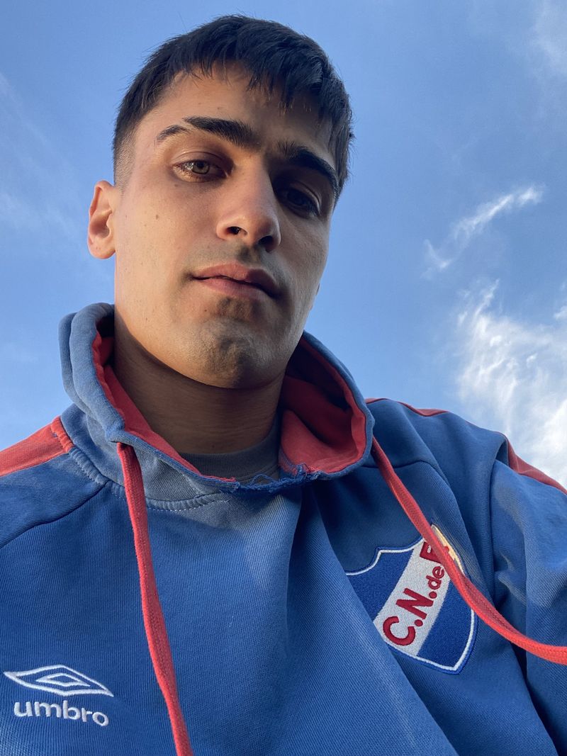 Daniel, 28