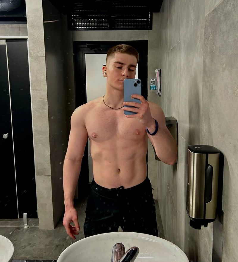 Богдан, 23
